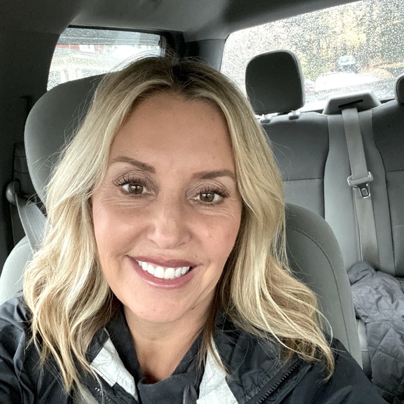 Meet your Posher, Angie - Picture 1 of 1